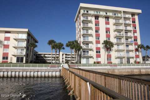 2711 N Halifax Avenue, Daytona Beach, FL 32118