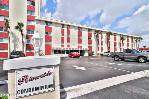 2711 N Halifax Avenue N, Daytona Beach, FL 32118