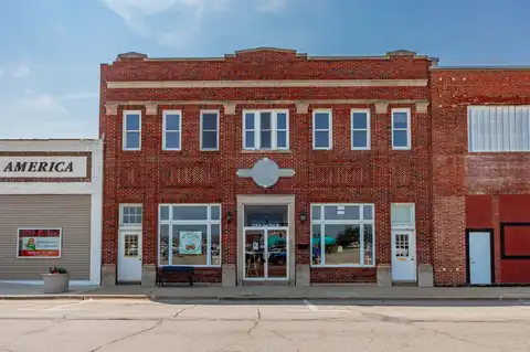 219 N 2nd Avenue W, Newton, IA 50208