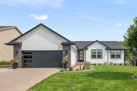 321 32nd Street SW, Altoona, IA 50009