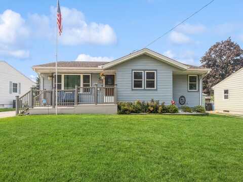3833 Glen Ellen Drive, Des Moines, IA 50317