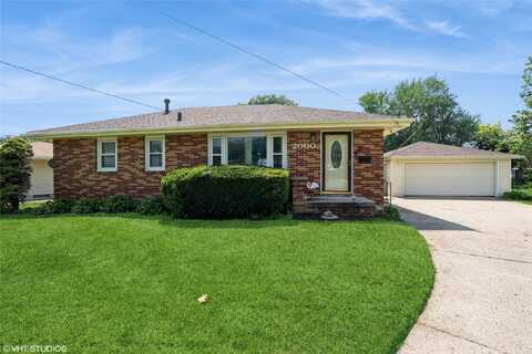 2000 E 27th Court, Des Moines, IA 50317
