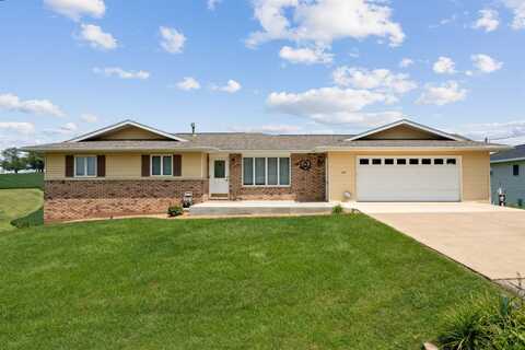 129 S Main, La Motte, IA 52054