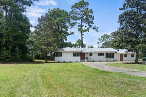 359 Shoemaker Drive, DeFuniak Springs, FL 32433