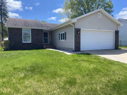 209 W Avenue C, Newberry, MI 49868