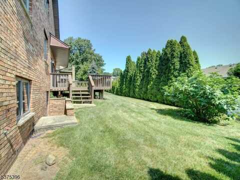 18 Jani Ct, Clifton, NJ 07013