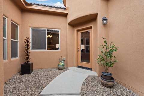 8111 CINNAMON Drive NW, Albuquerque, NM 87120