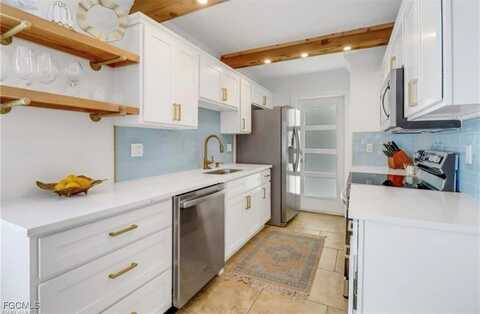 1300 Gulf Shore Boulevard N unit: 103, Naples, FL 34102