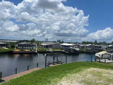 5537 Sir Walter Way, North Fort Myers, FL 33917
