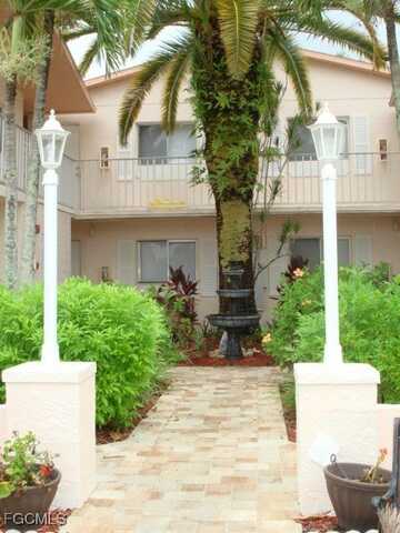 8140 Country Road unit: 201, Fort Myers, FL 33919