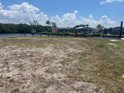 5547 Sir Walter Way, North Fort Myers, FL 33917
