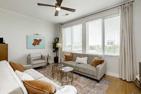 7707 Bluebonnet Blvd, Baton Rouge, LA 70810