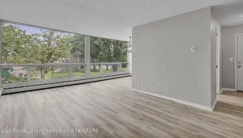 1043 Kimberly Drive, Lansing, MI 48912
