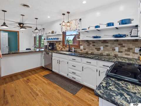 6116 W State Highway 4, Beatrice, NE 68310