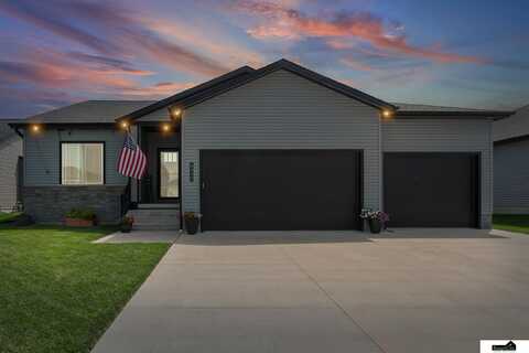 6432 SW 8Th Street, Lincoln, NE 68523
