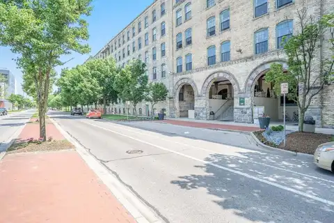 940 Monroe Avenue NW, Grand Rapids, MI 49503