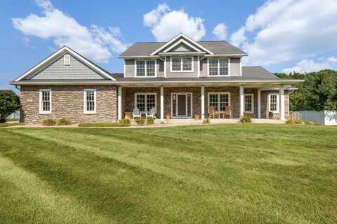 3700 Oakharbor Street, Kalamazoo, MI 49009