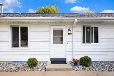 4887 Weston Avenue, Kalamazoo, MI 49006