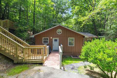 4151 Oak Ridge Street, Pigeon Forge, TN 37863