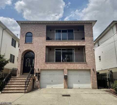 154 Komorn St, Newark, NJ 07105