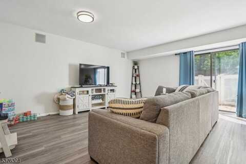 165 Essex Ave, Metuchen, NJ 08840