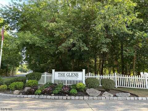 404 Chatfield Dr, Pequannock, NJ 07444
