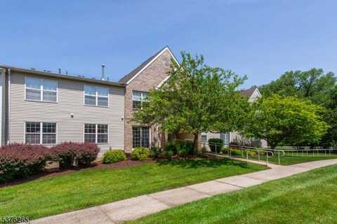 4 Parkside Ct, Wayne, NJ 07470