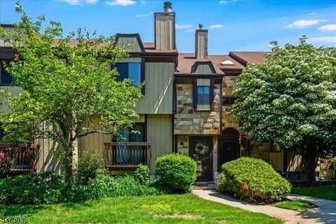 92 Nottingham Sq, Washington, NJ 07840