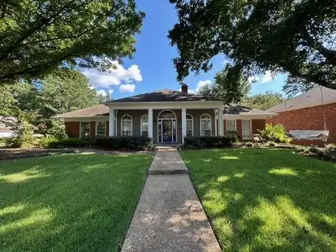 107 Little John Ln, Starkville, MS 39759