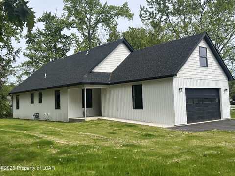 13 May Avenue, Harveys Lake, PA 18618