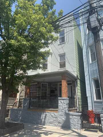 210 MAPLE ST, Weehawken, NJ 07086