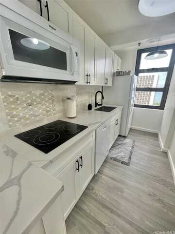 201 Ohua Avenue, Honolulu, HI 96815