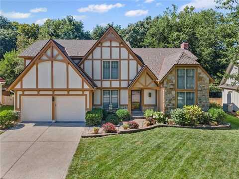 205 NE Shoreview Drive, Lees Summit, MO 64064