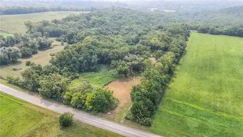 24345 State Avenue, Tonganoxie, KS 66086