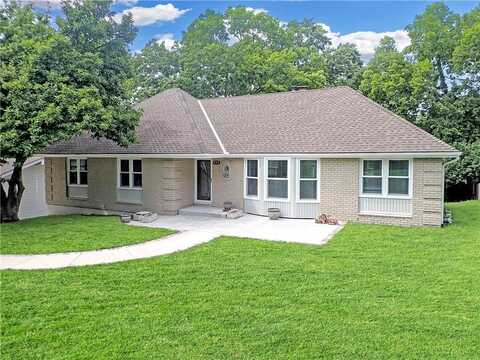 404 Briarcliff Road, Kansas City, MO 64116
