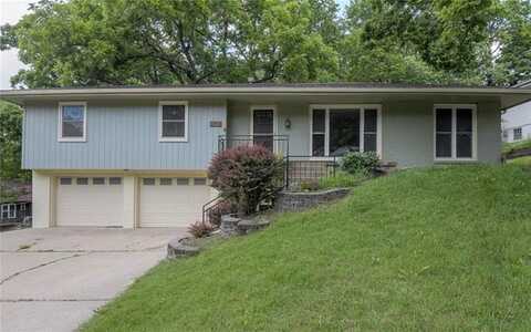11208 NW Rush Creek Cove, Kansas City, MO 64152