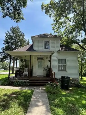 301 Linn Street, Leavenworth, KS 66048