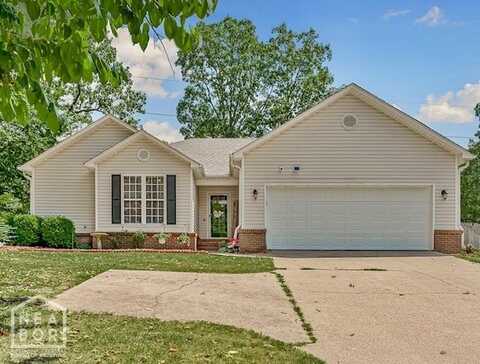 1900 Oakwood Circle, Jonesboro, AR 72404