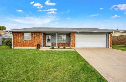 1614 NW Black Mesa Dr, Lawton, OK 73505