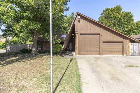 2302 NW Ivanhoe Pl, Lawton, OK 73505