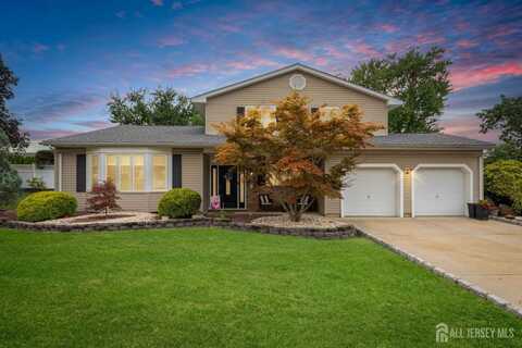 31 Iroquois Drive, Parlin, NJ 08859