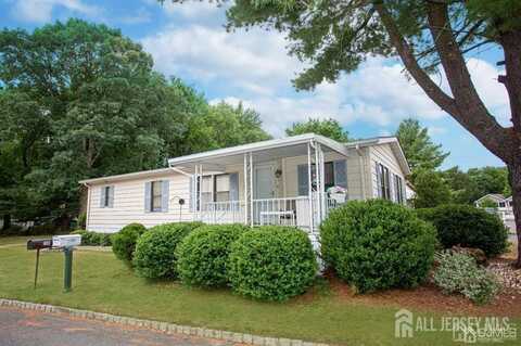139 VILLAGE Drive W, Spotswood, NJ 08884
