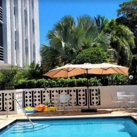 2425 NE 135th St, North Miami, FL 33181