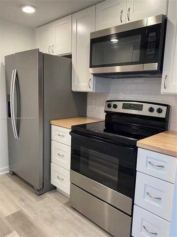 801 SW 133rd Ter, Pembroke Pines, FL 33027