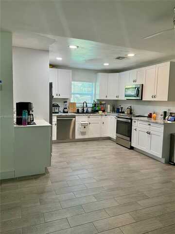 550 SW 11th Dr, Deerfield Beach, FL 33441