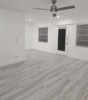 13550 SW 6th Ct, Pembroke Pines, FL 33027
