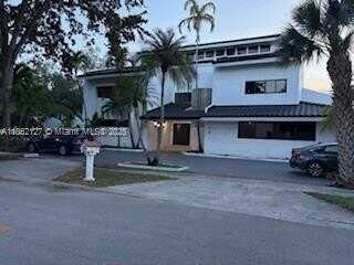 16720 NW 78th Pl, Miami Lakes, FL 33016