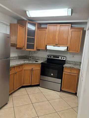 2415 Lincoln St, Hollywood, FL 33020