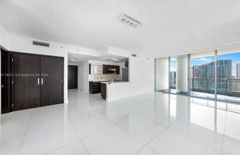 90 SW 3rd St, Miami, FL 33130