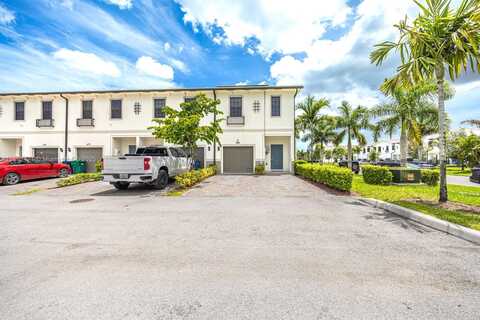 689 SW 11th St, Florida City, FL 33034